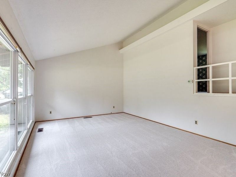 6663 Rochelle Boulevard, Parma, OH 44130 Photo 5