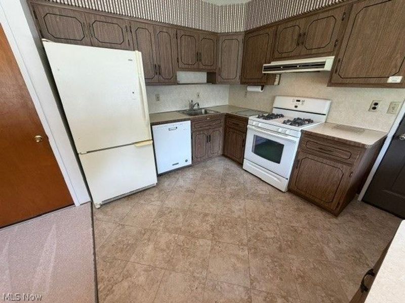 6663 Rochelle Boulevard, Parma, OH 44130 Photo 6