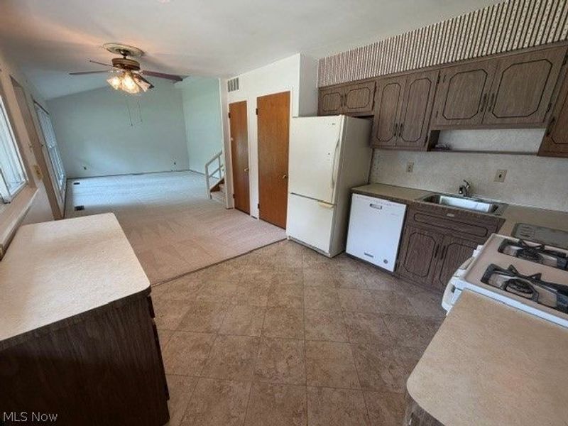 6663 Rochelle Boulevard, Parma, OH 44130 Photo 7