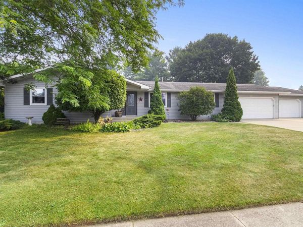 212 MADISON STREET, Oconto, WI 54153