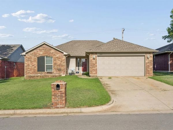 309 Bradgate Drive, Yukon, OK 73099