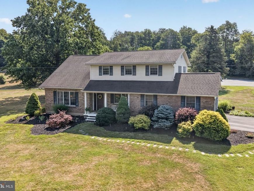 4124 Lawton Court , Schnecksville, PA 18078 Main Photo