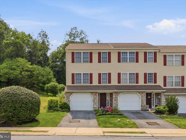 110 ACORN LANE , MOUNTVILLE, PA 17554