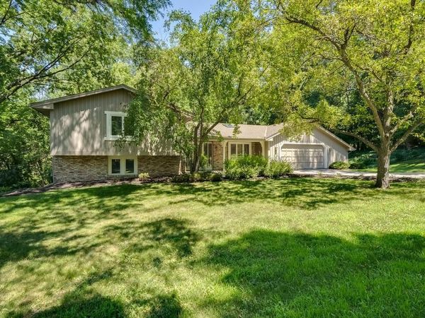 15208 Crown Drive , Minnetonka, MN 55345