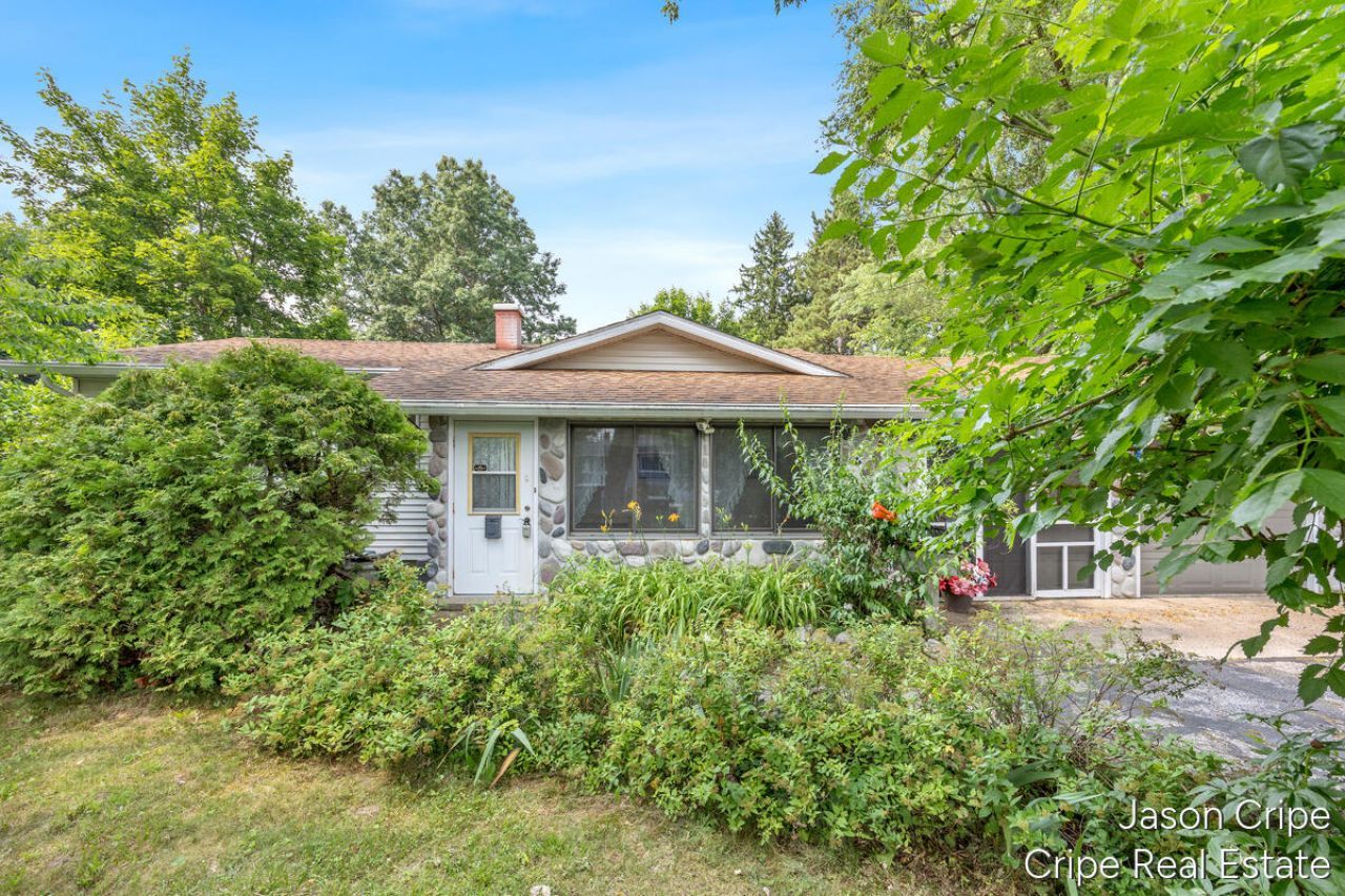 928 E Brierwood Street, Greenville, MI 48838 Main Photo