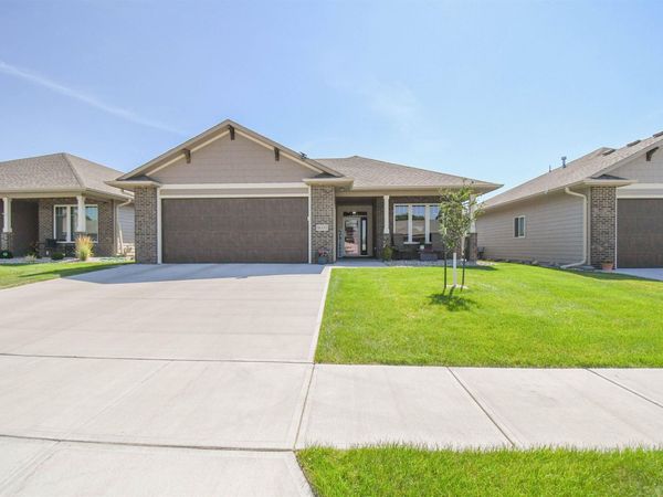 1600 S Meadowland Ave, Sioux Falls, SD 57106
