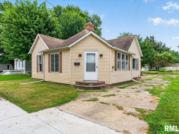 134 Stoddard Street, Virden, IL 62690