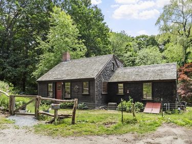 36 East Street, Hingham, MA 02043