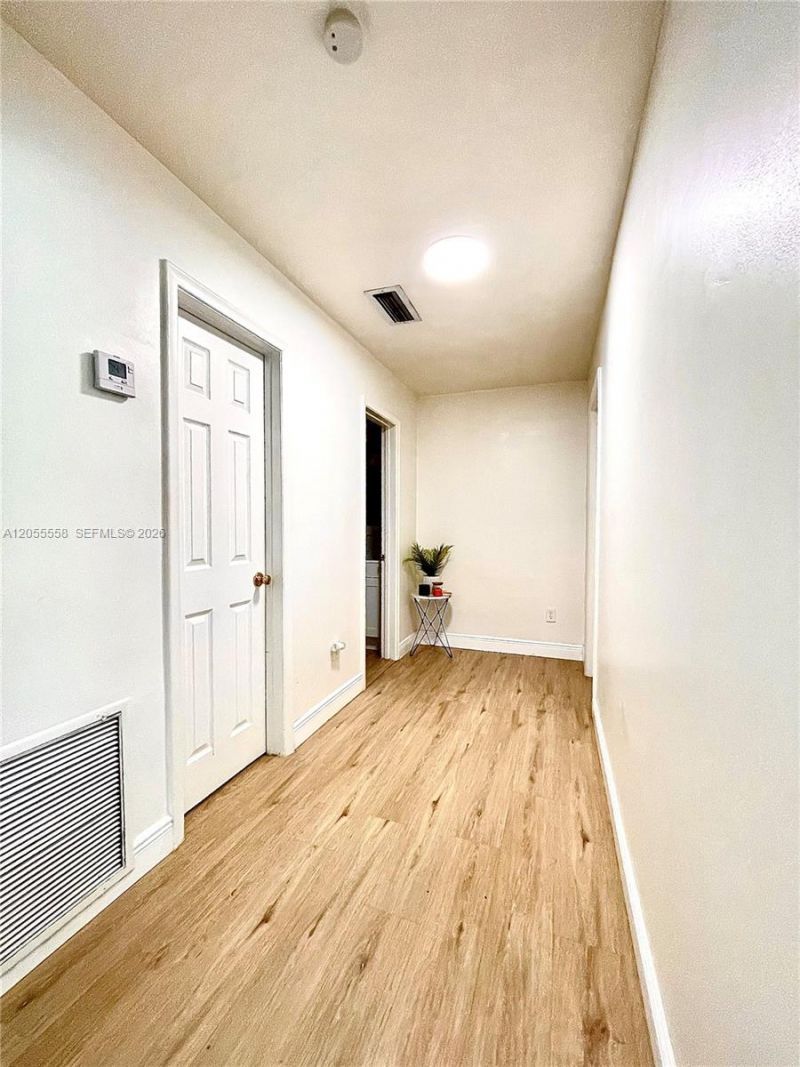 15831 Palmetto Club Dr, Miami, FL 33157 Photo