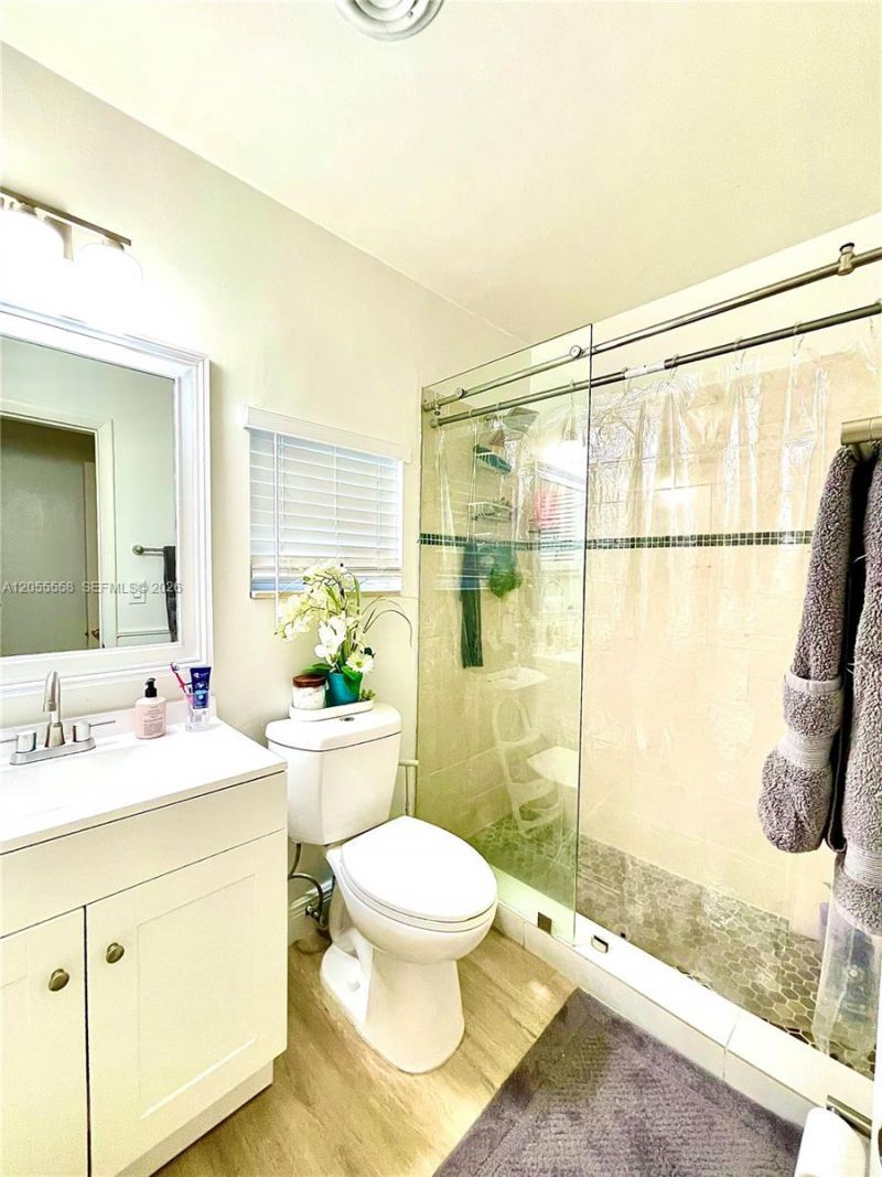 15831 Palmetto Club Dr, Miami, FL 33157 Photo