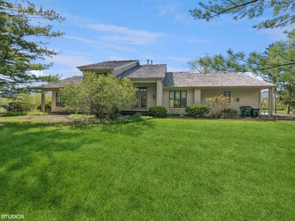 15020 King Drive , Green Oaks, IL 60048