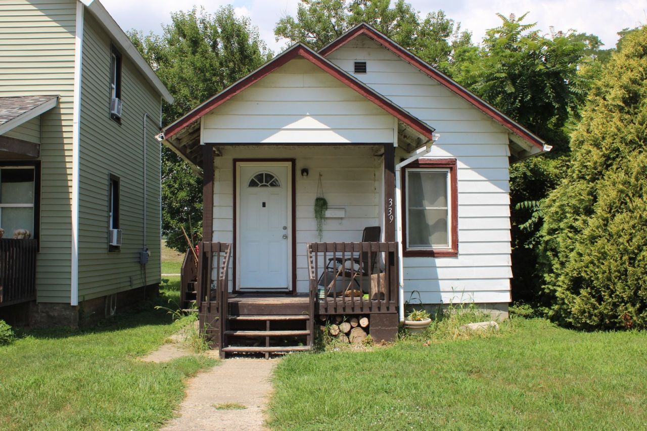 339 12th Street , East Moline, IL 61244