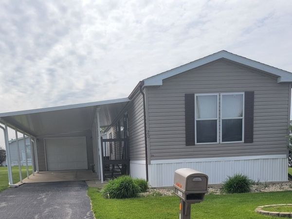 20 Swallow Lane , Beecher, IL 60401