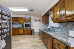 138 Heatleys End Road photo 4