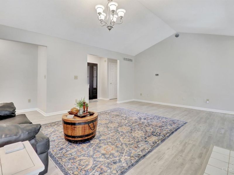6984 Hunters Moon Court, Fairfield Twp, OH 45011 Photo 6