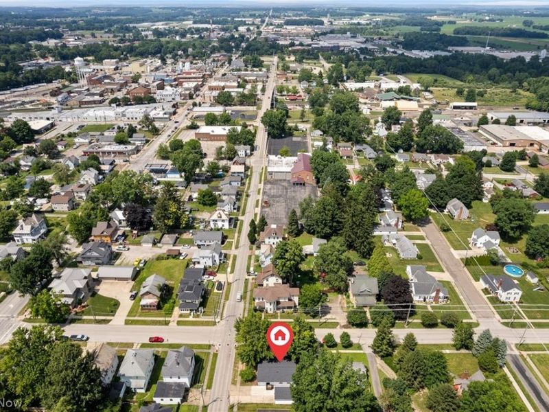202 E Paradise Street, Orrville, OH 44667 Photo 3
