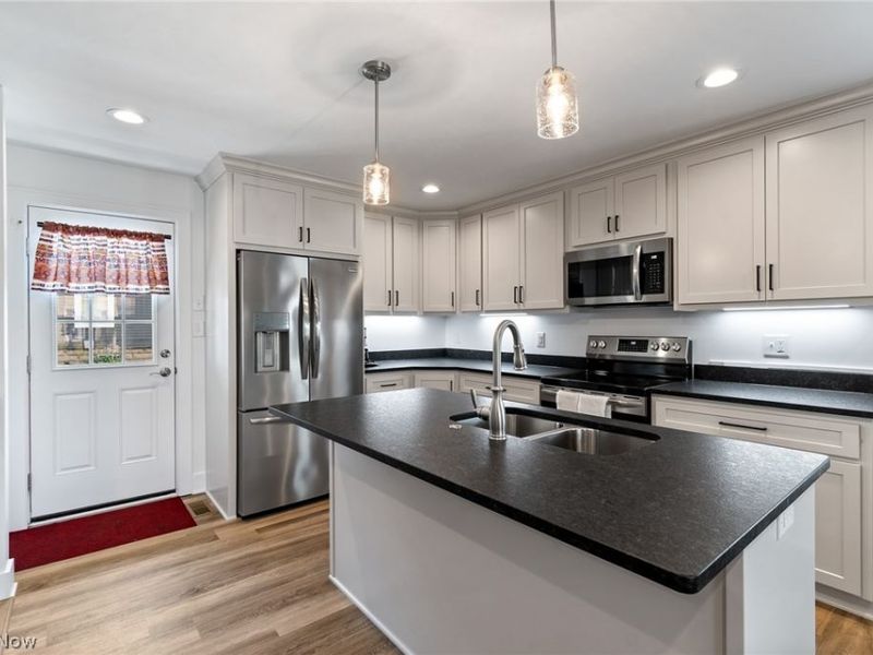 202 E Paradise Street, Orrville, OH 44667 Photo 5