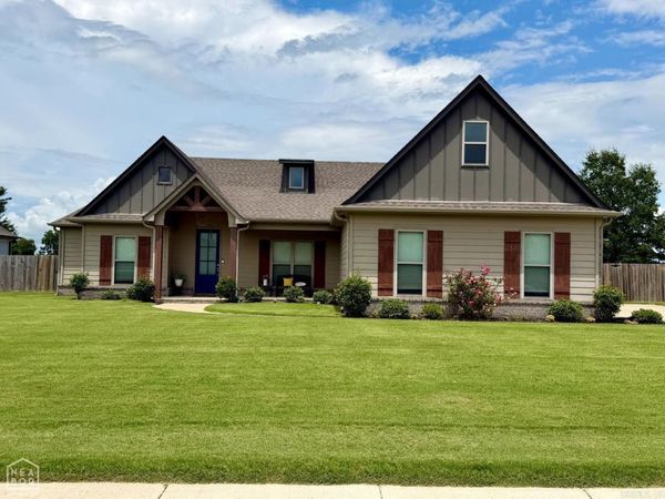 214 Delta Pointe Drive, Crawfordsville, AR 72327