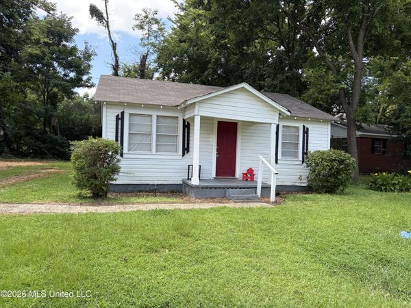 626 W Main Street, Senatobia, MS 38668
