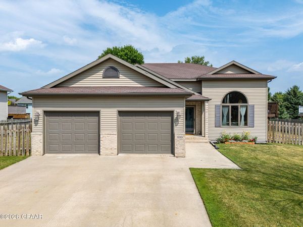 1019 19TH AVE SE , East Grand Forks, MN 56721