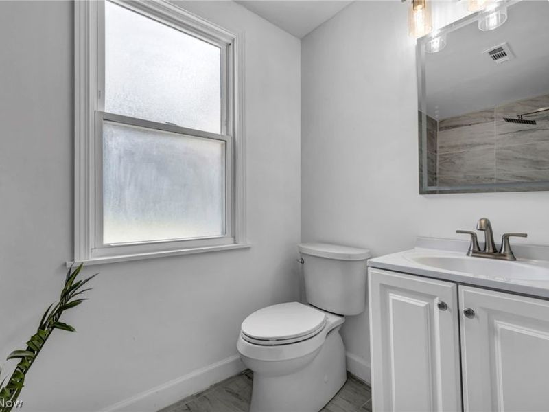 3210 Monroe Avenue, Cleveland, OH 44113 Photo 23