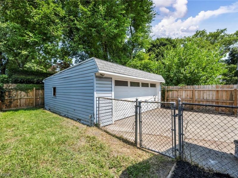3210 Monroe Avenue, Cleveland, OH 44113 Photo 35