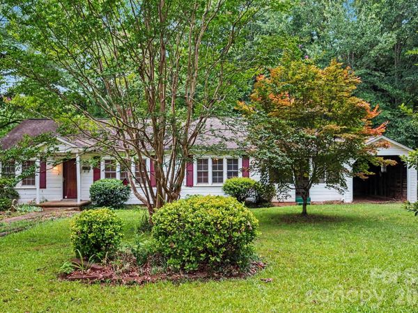 515 N Hill Street , Dallas, NC 28034