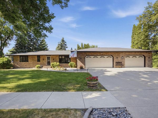 42 36th Avenue N, Fargo, ND 58102