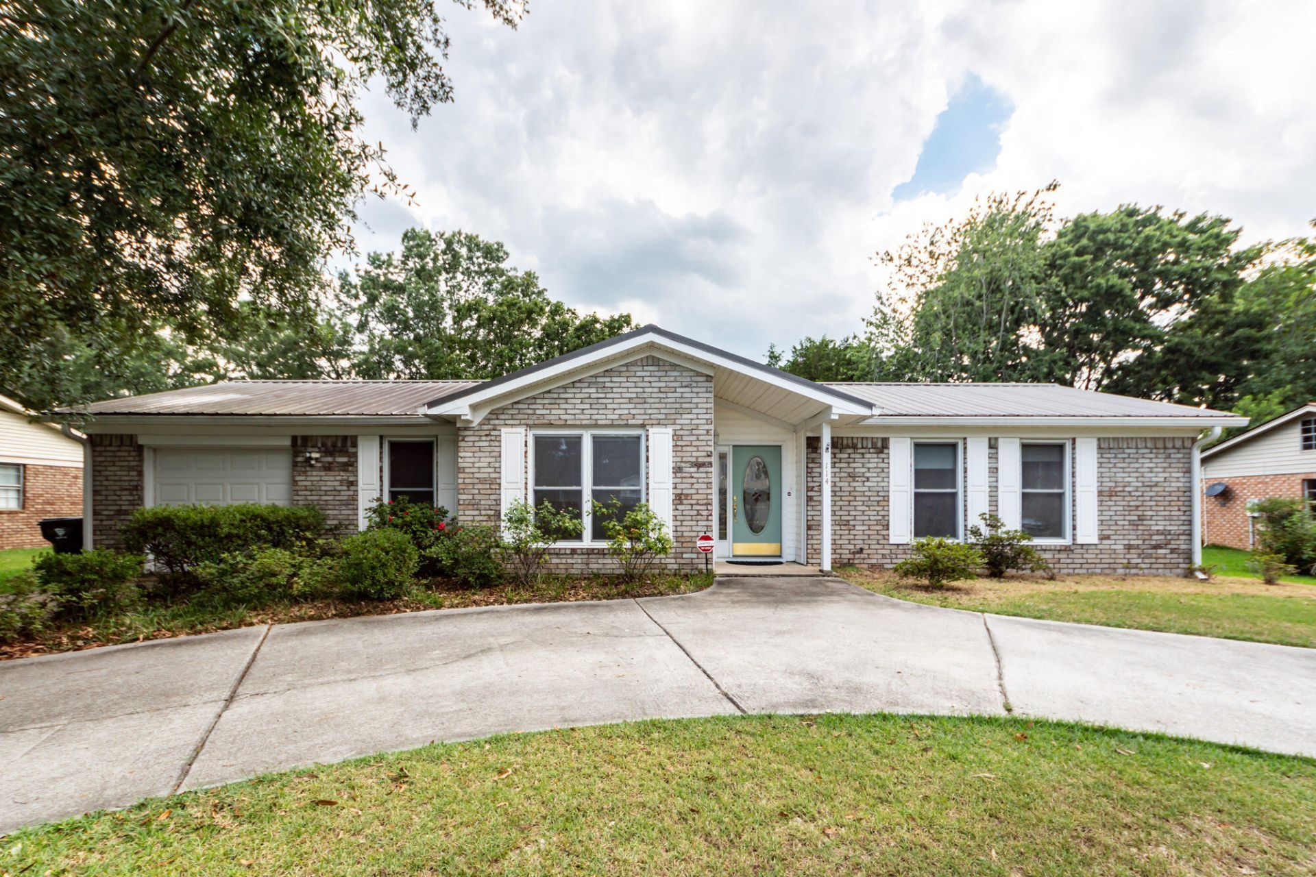 114 Winston Way Photo 1