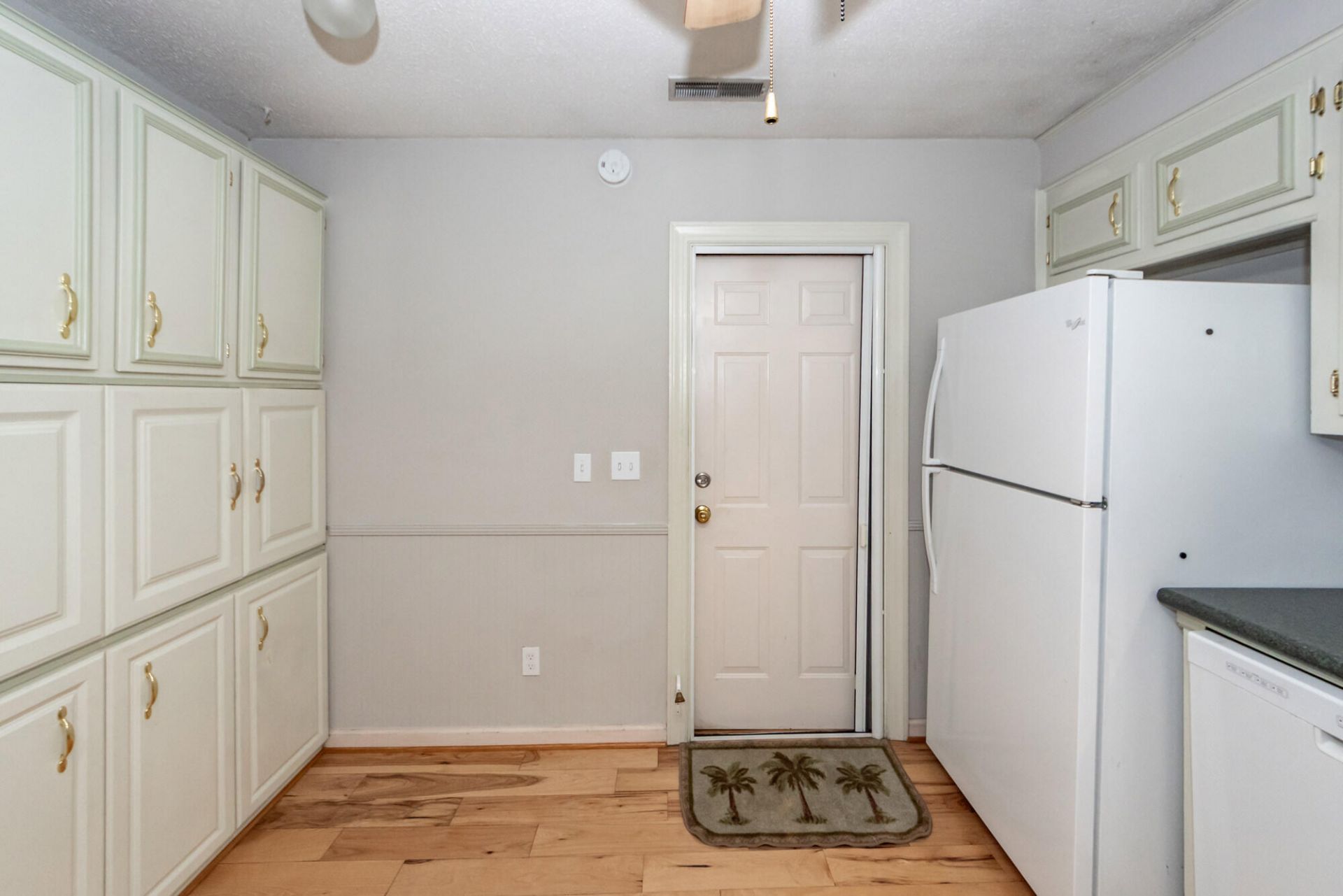 114 Winston Way Photo 15