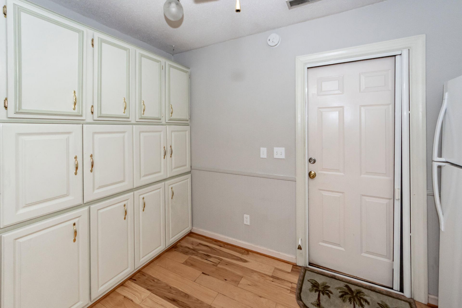 114 Winston Way Photo 16