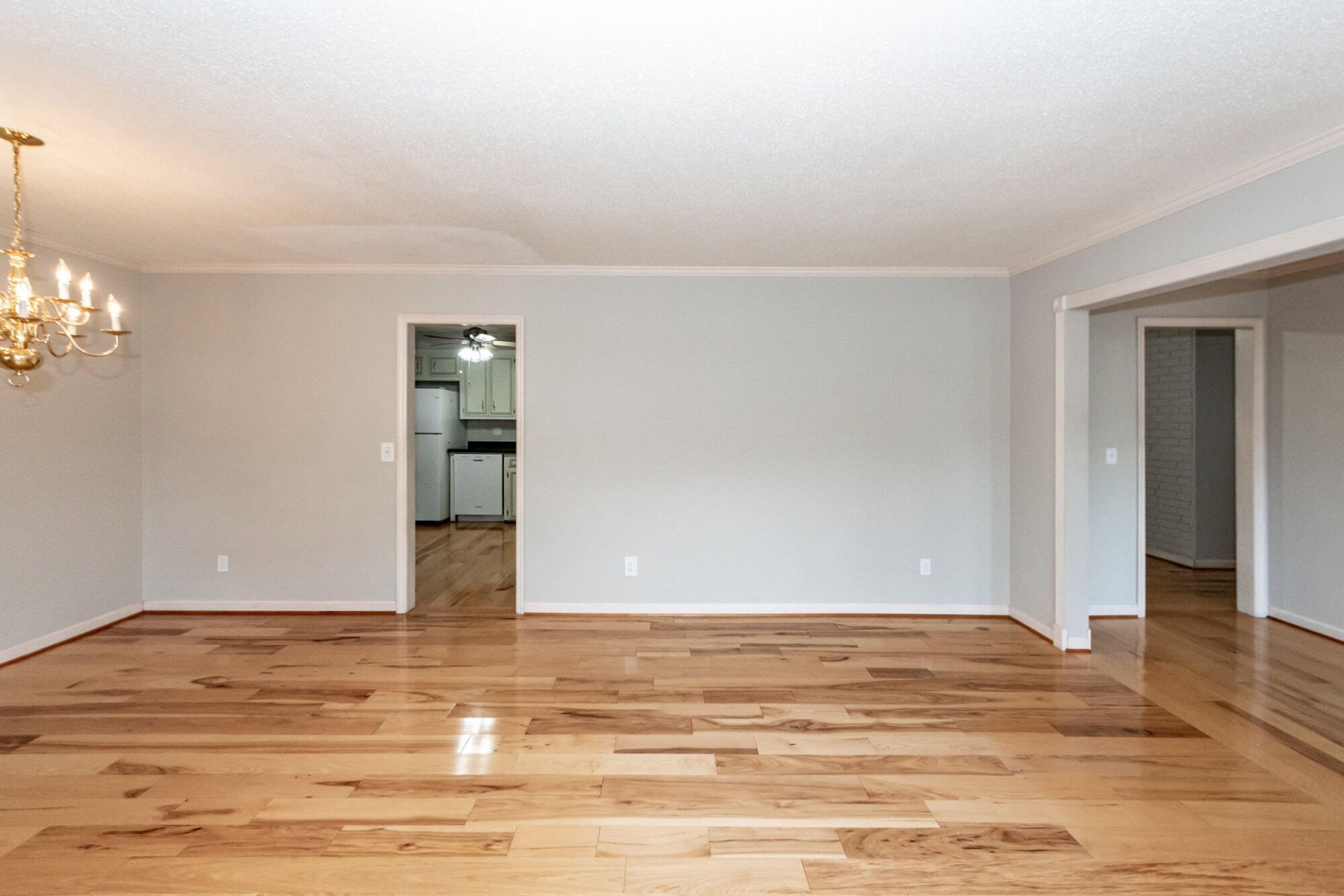 114 Winston Way Photo 8