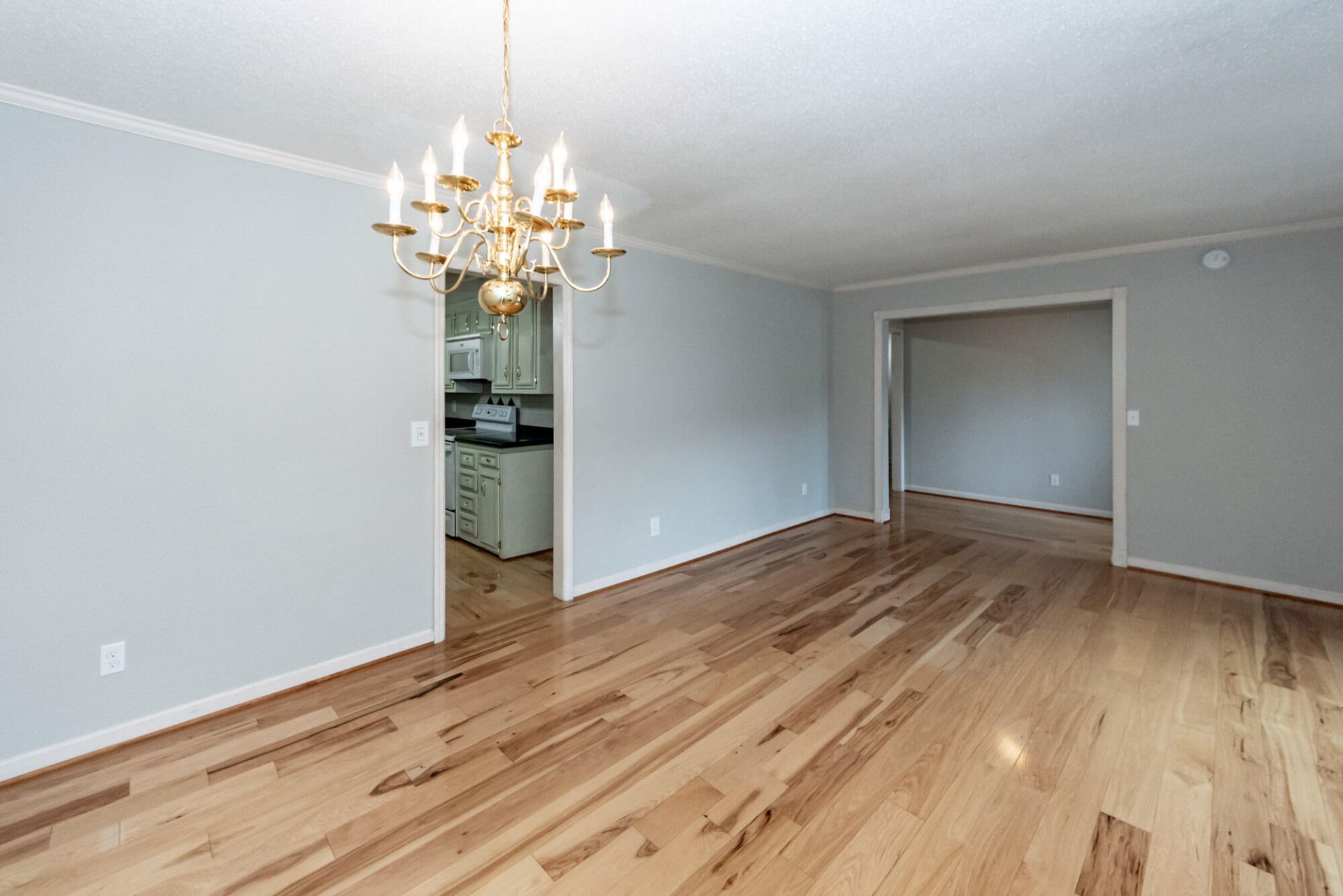 114 Winston Way Photo 9
