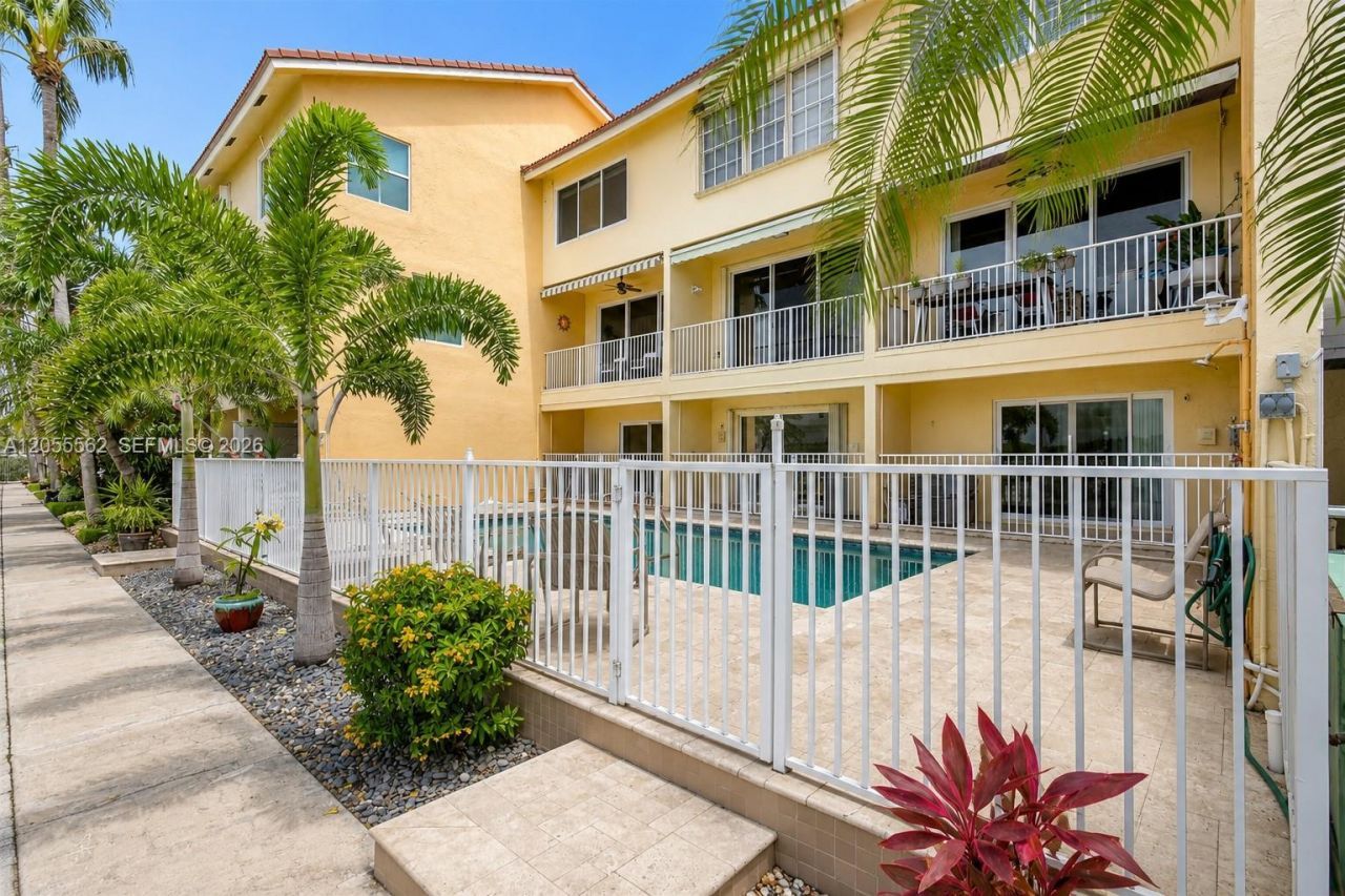 4234 N Ocean Dr , Hollywood, FL 33019 Photo