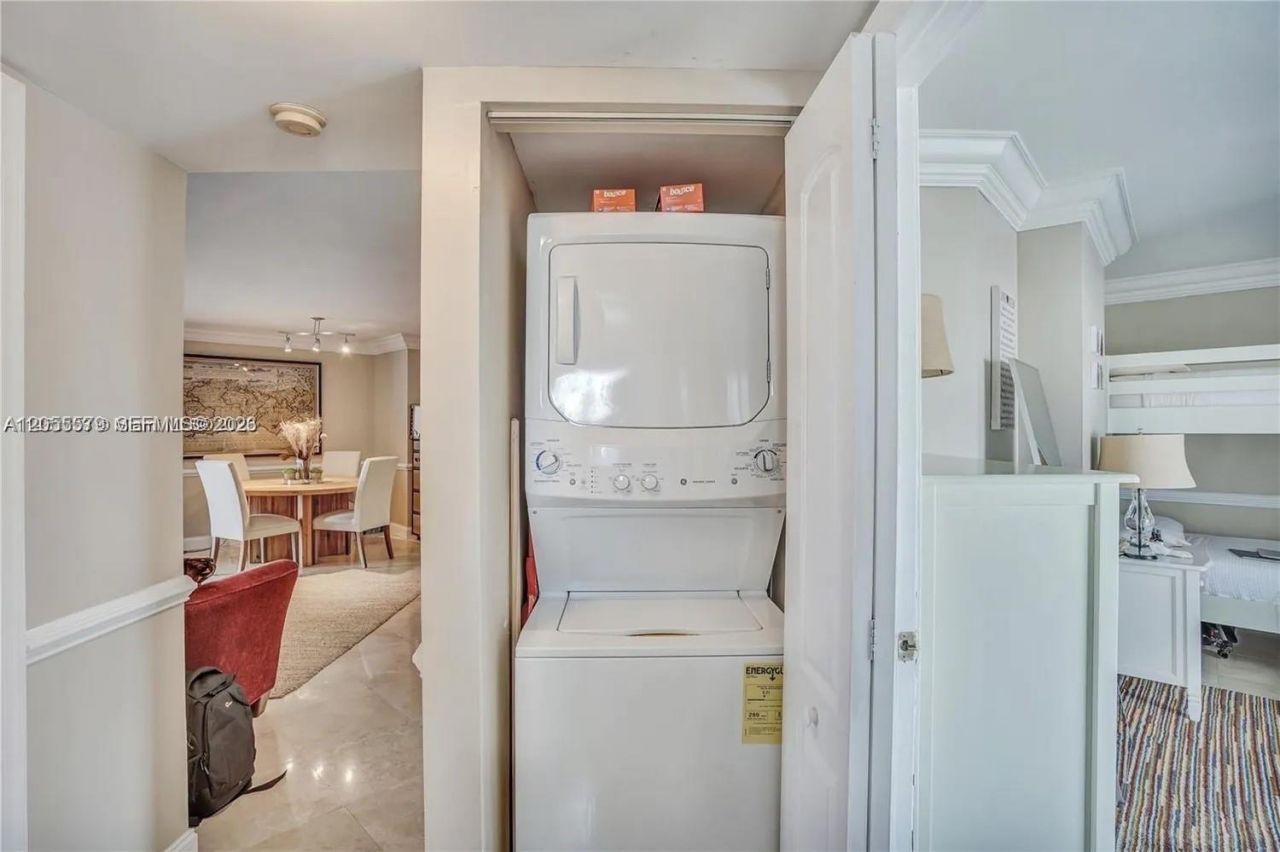 6767 Collins , Unit 901, Miami Beach, FL 33141 Photo