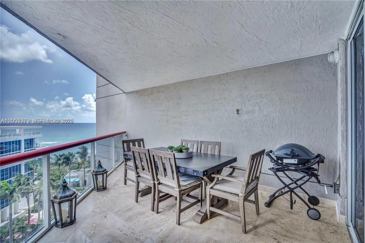 6767 Collins , Unit 901, Miami Beach, FL 33141 Photo
