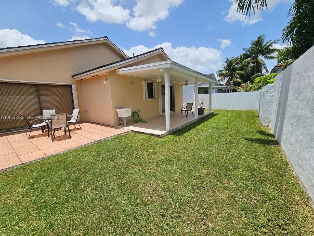 8727 NW 150th Ter, Miami Lakes, FL 33018 Photo