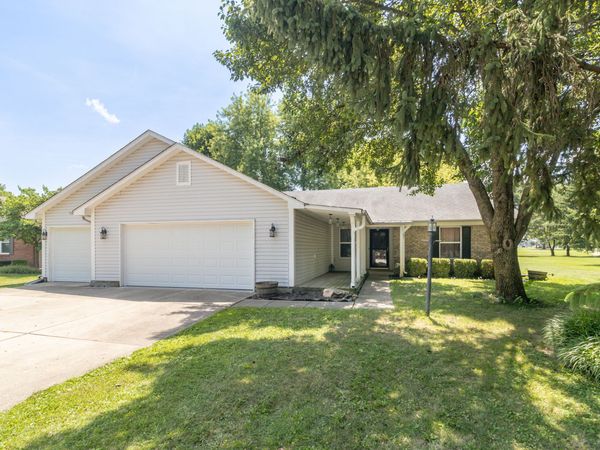 101 Canterbury Road , Pendleton, IN 46064