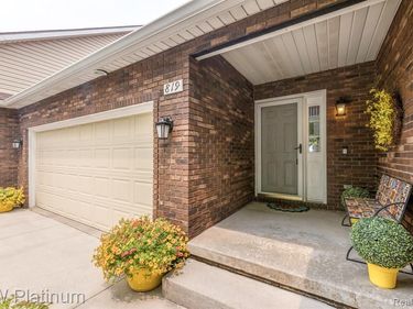 819 E Pointe, Port Huron, MI 48060