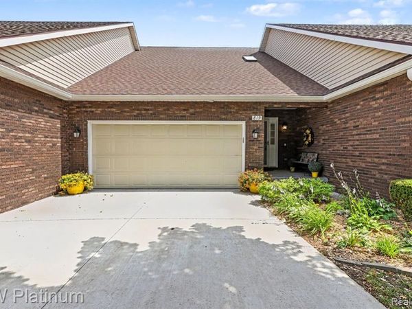 819 E Pointe, Port Huron, MI 48060
