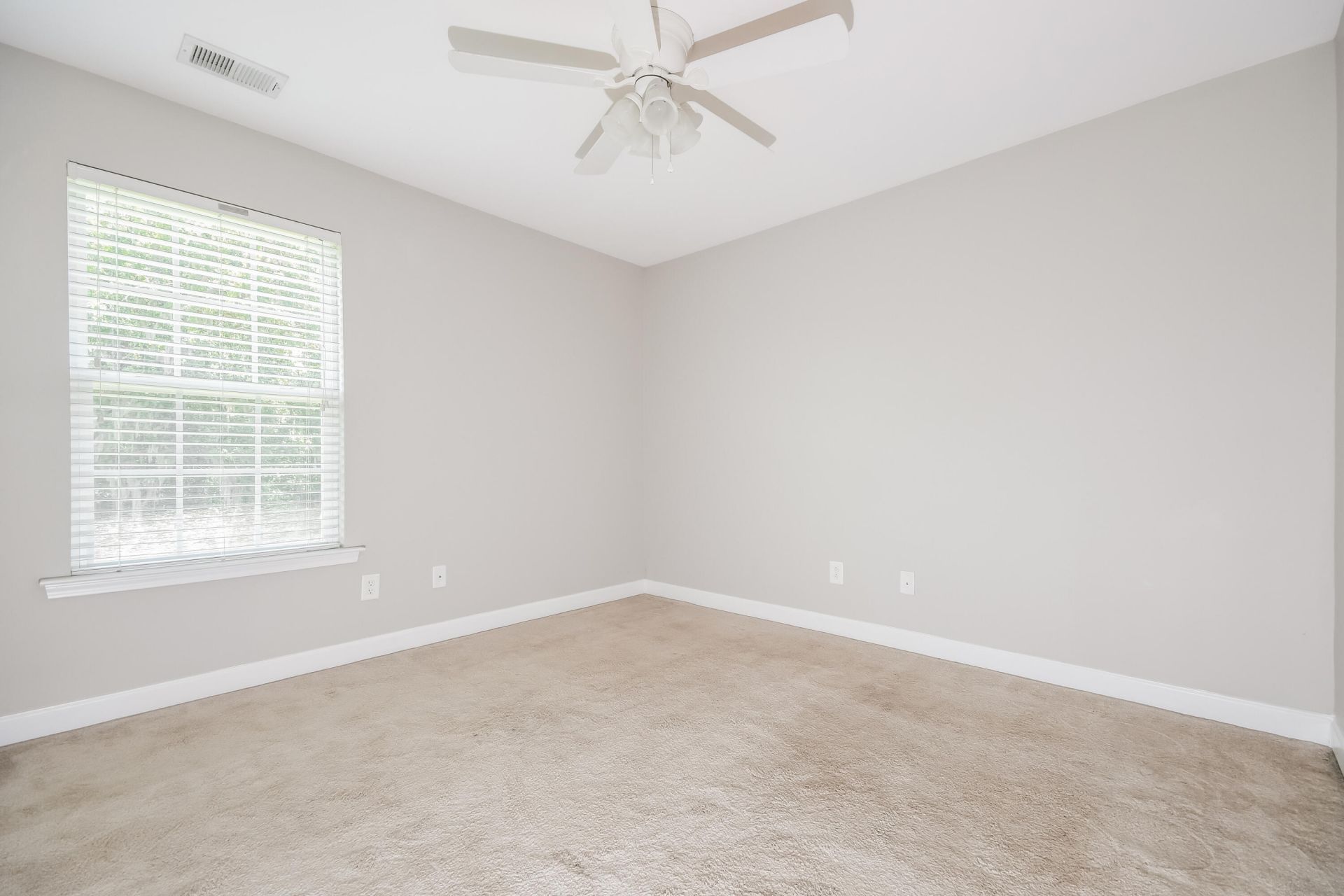 233 Maywood Drive Photo 10