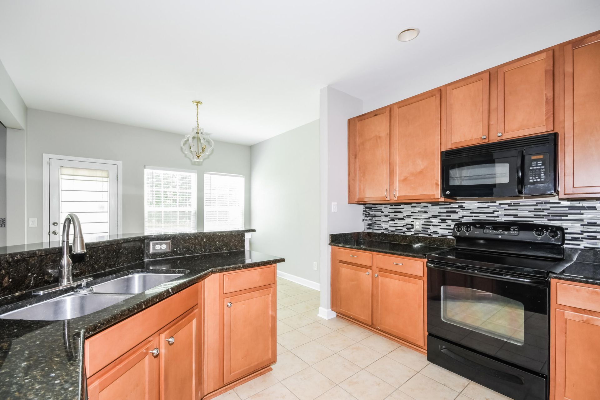 233 Maywood Drive Photo 6