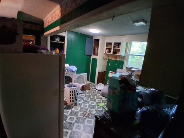 27 N Barfield Street Photo 17