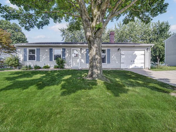 2208 Berwick Drive , Valparaiso, IN 46383