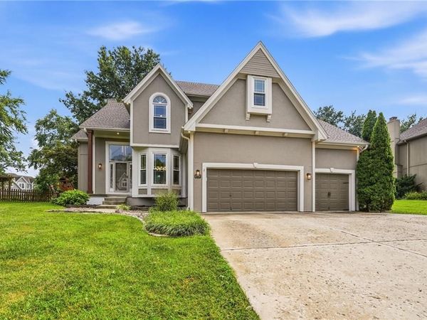 2427 SE 5th Terrace, Lee's Summit, MO 64063
