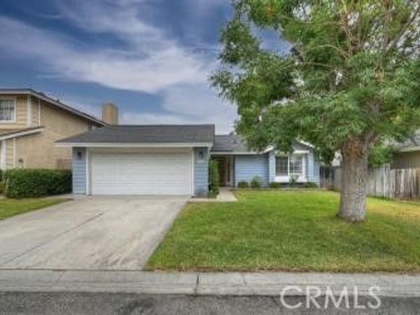 28679 Strathmore , Highland, CA 92346