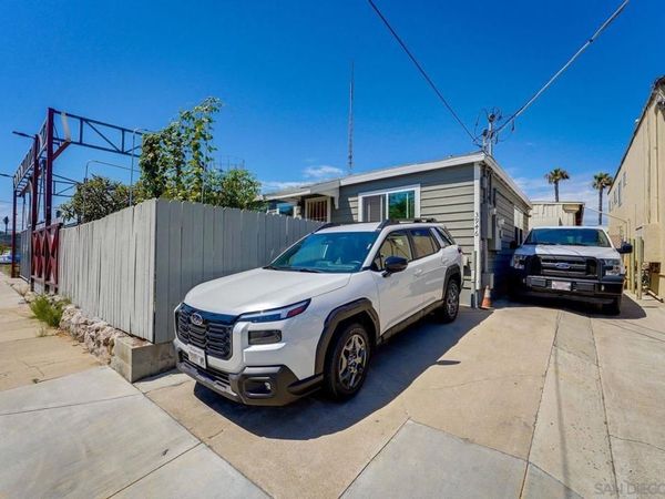 3946 La Salle St , San Diego, CA 92110