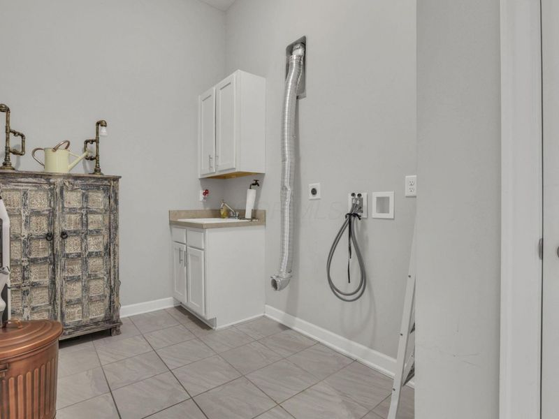 4557 Newport Loop E, Grove City, OH 43123 Photo 8