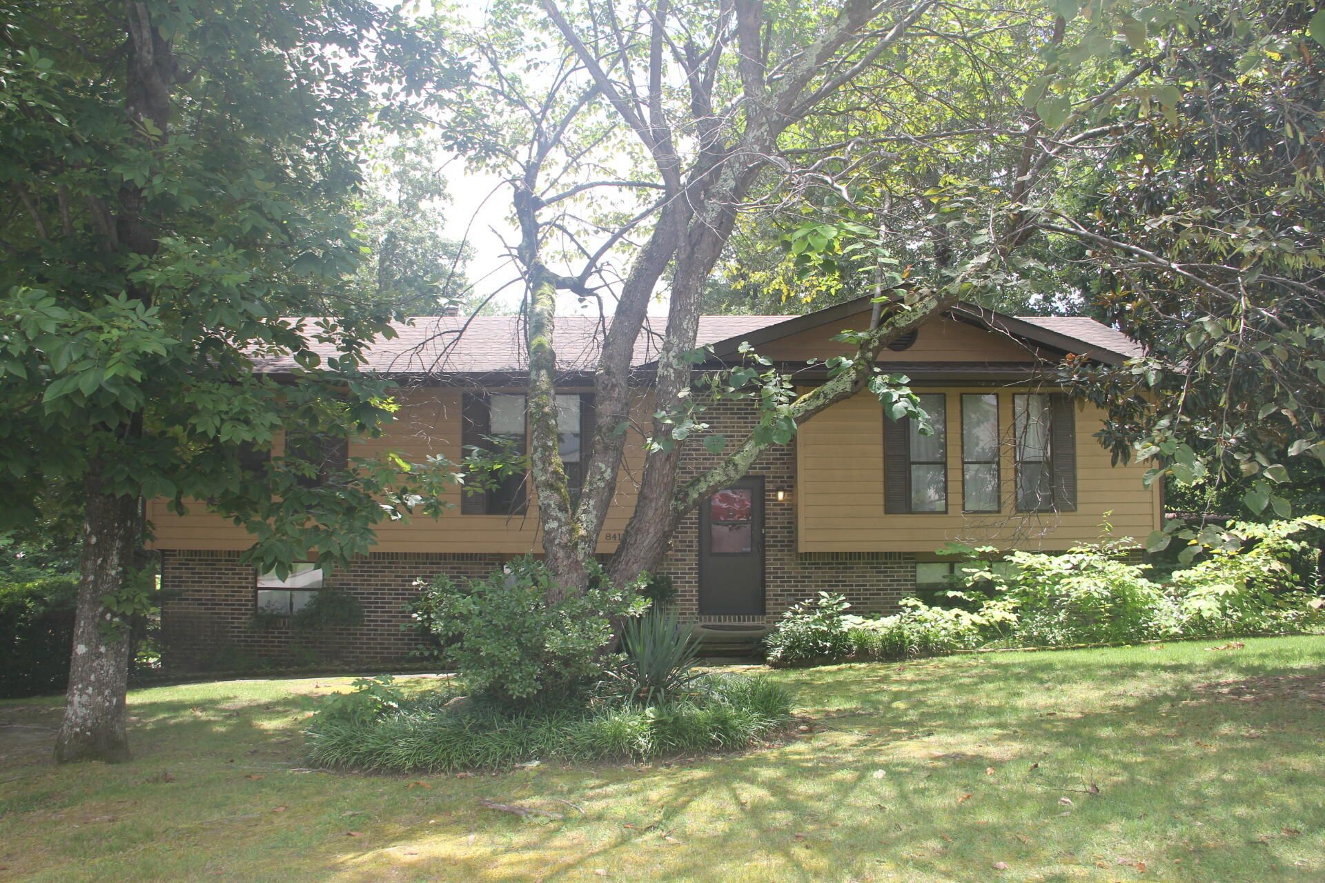 8418 Rosetree Drive, Ooltewah, TN 37363 Main Photo