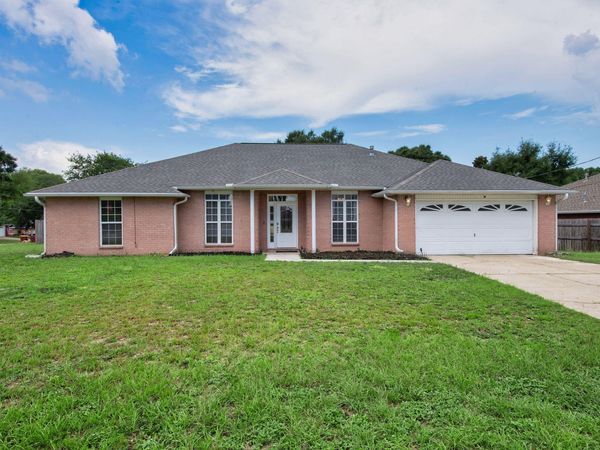 679 Brunson Street, Crestview, FL 32536